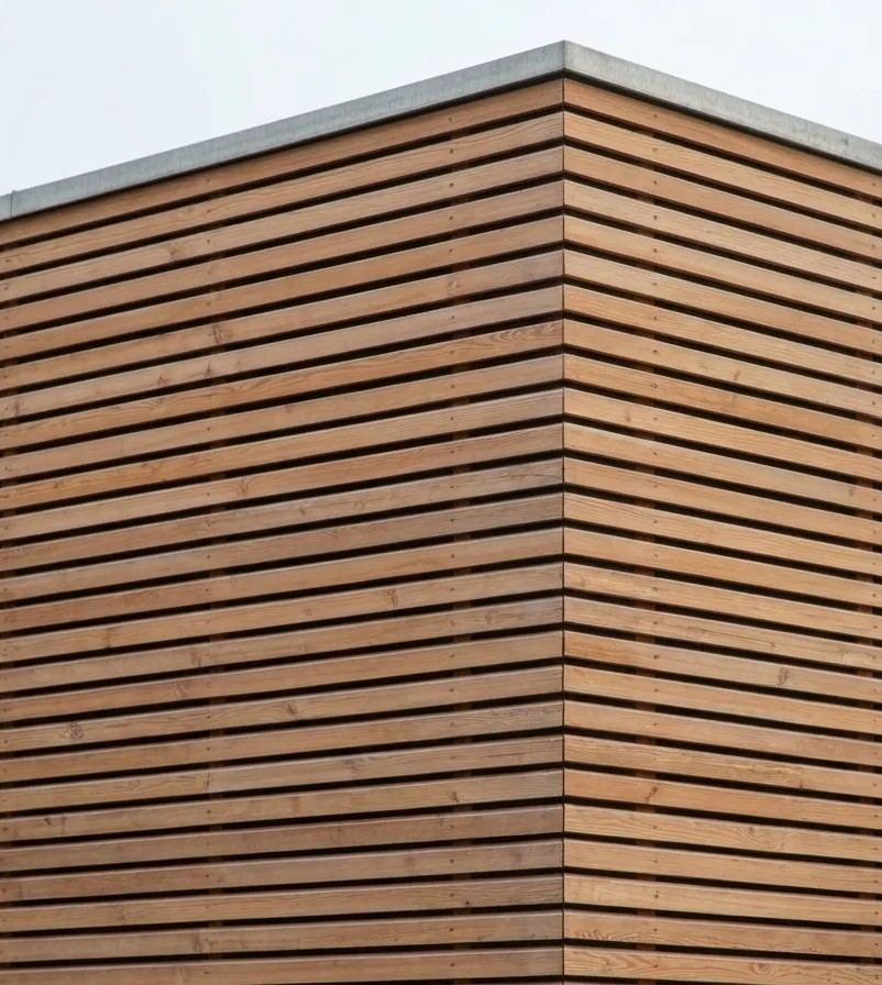 Fassaden- und Schieferverkleidung aus Holz